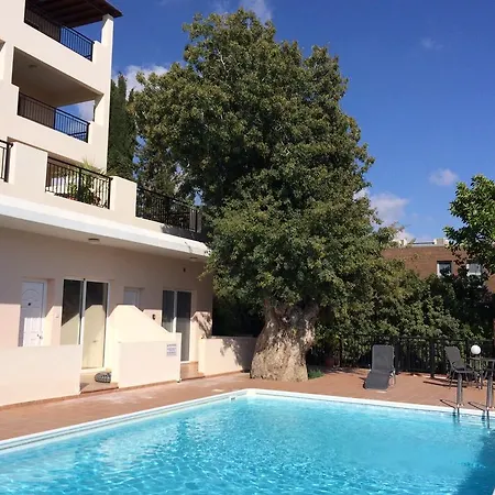 Oakdale Flat * Paphos