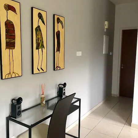 Oakdale Flat * Paphos